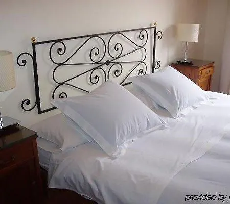 Trevi Ξενοδοχείο με διαμερίσματα 2*