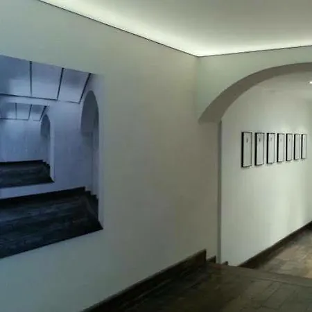 Ξενοδοχείο με διαμερίσματα Trevi 2*