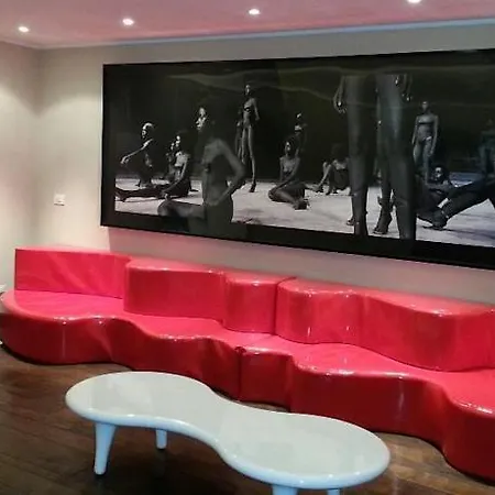 Trevi Hotel apartamentowy 2*