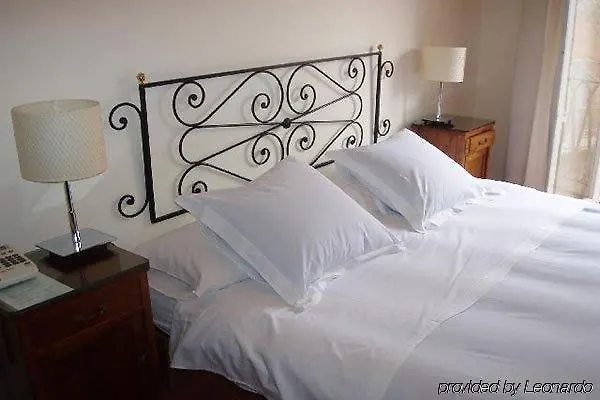 Trevi Lägenhetshotell 2*