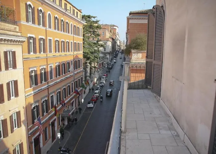 Trevi Lägenhetshotell 2*