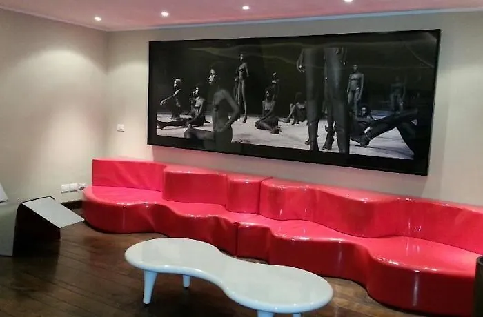 Trevi Lägenhetshotell 2*