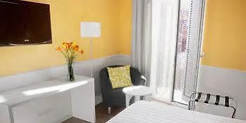 Lägenhetshotell Trevi 2*