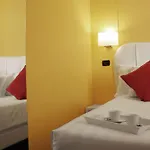 Trevi מלון דירות רומא