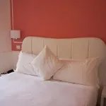 Trevi 2* רומא
